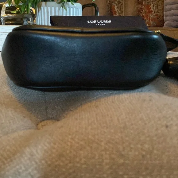 SAINT LAURENT Nappa Monogram Blogger Bag - Picture 8 of 17